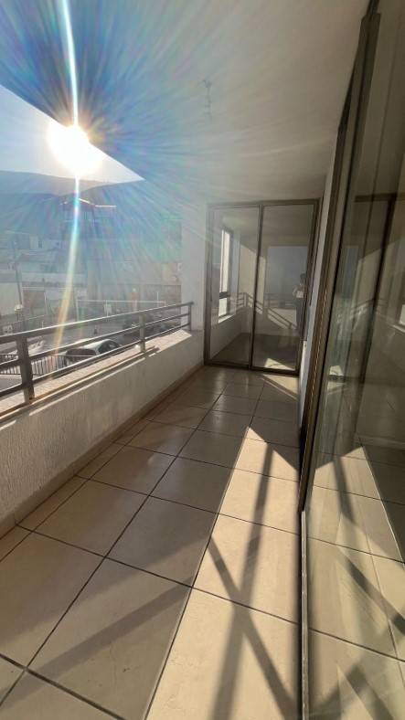 Balcón del departamento con vista a la calle, Edificio Puesta de Sol, Iquique