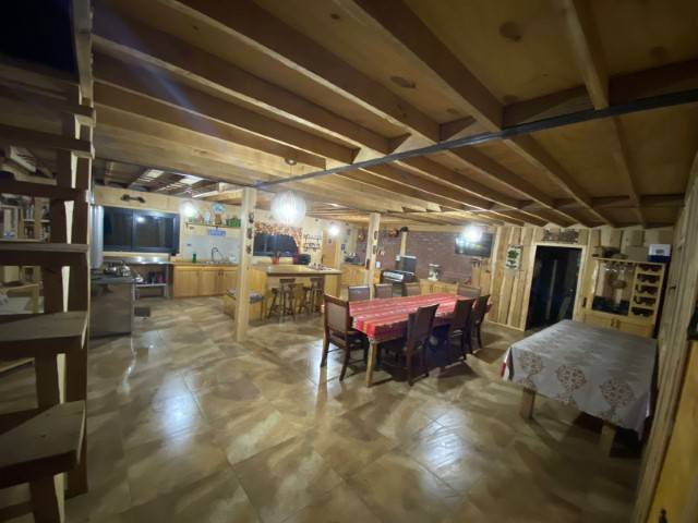 Cocina americana y comedor de la casa