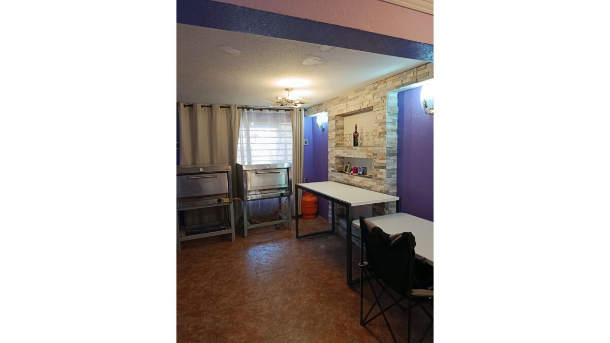 Sala de taller con hornos industriales, casa en venta en Alto Hospicio