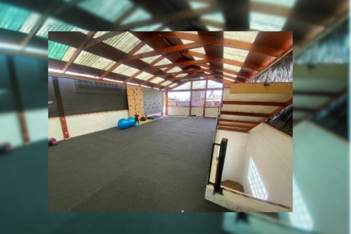 Espacio vacío para actividades deportivas.