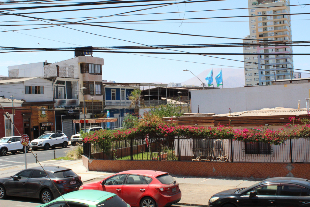Proximidad al borde costero y playas de Iquique desde propiedad en calle J.J. Pérez.