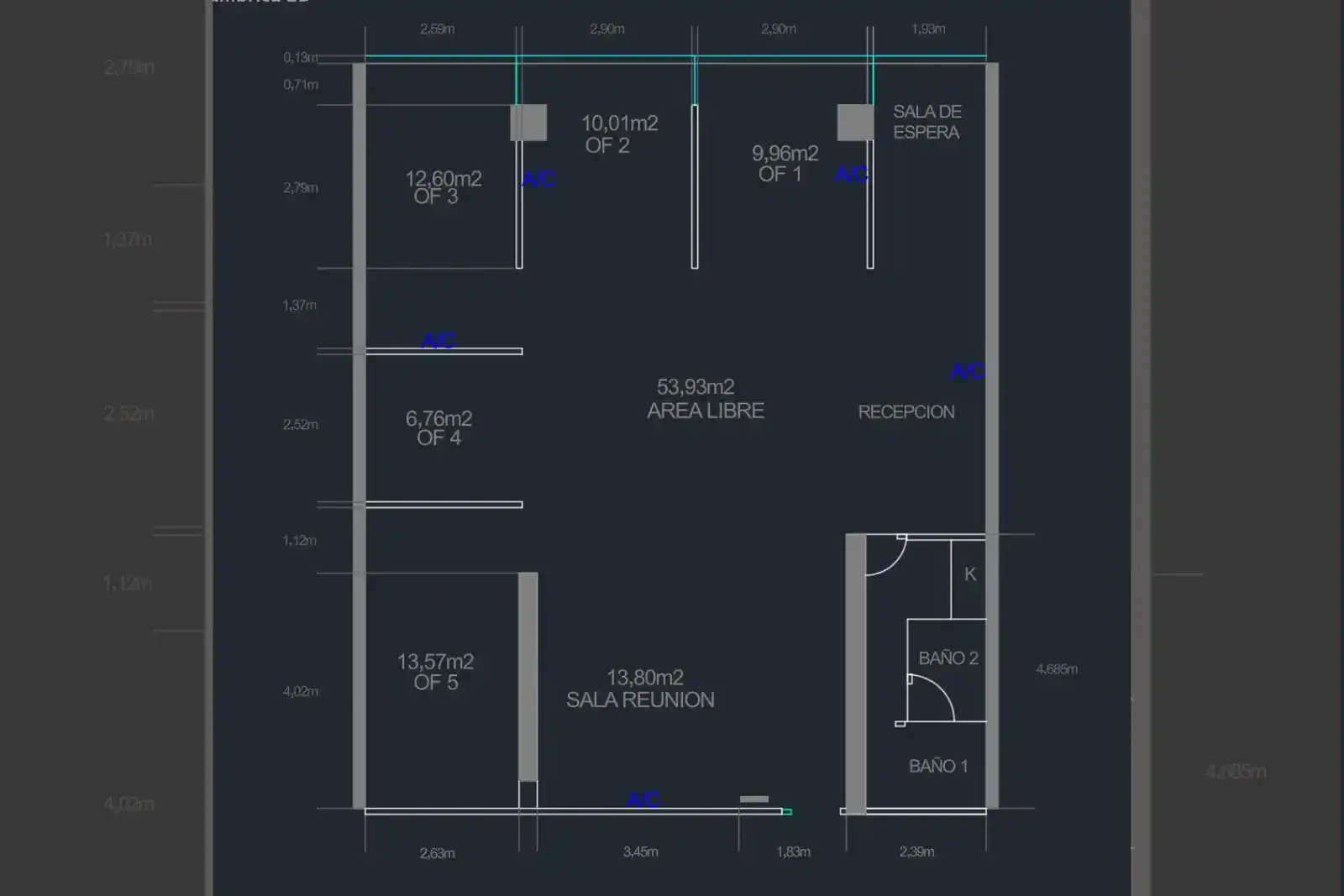 Plano de planta de la oficina con distribución de privados, sala de reunión y área libre, Torre Capital, Iquique