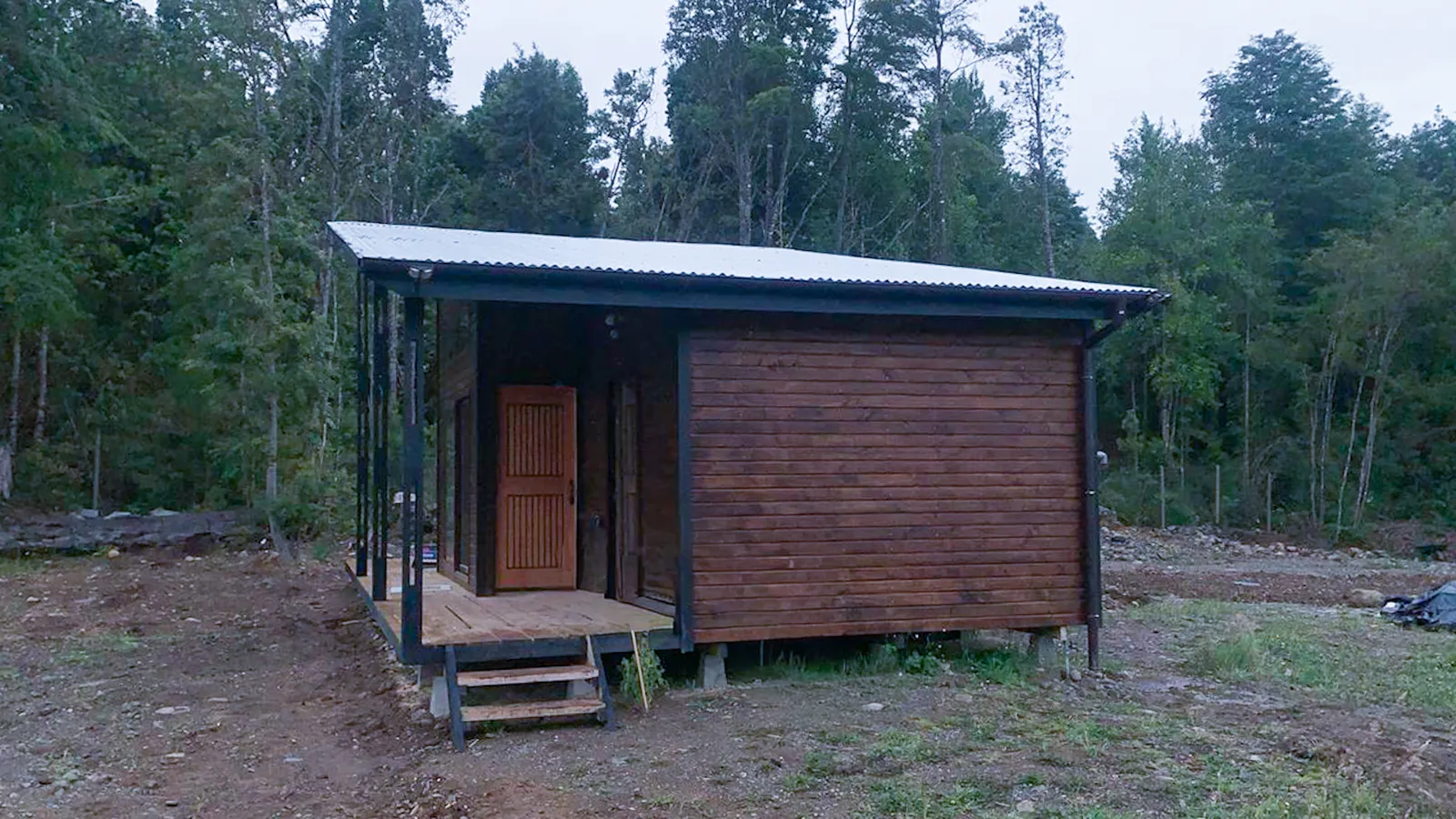 Interior de la segunda casa, con terminaciones pendientes, Puerto Varas