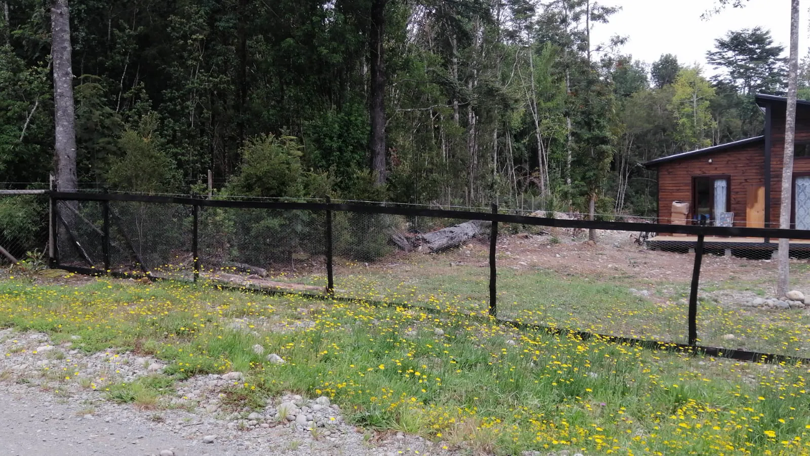 Cierre perimetral y portón de acceso de la propiedad, Puerto Varas
