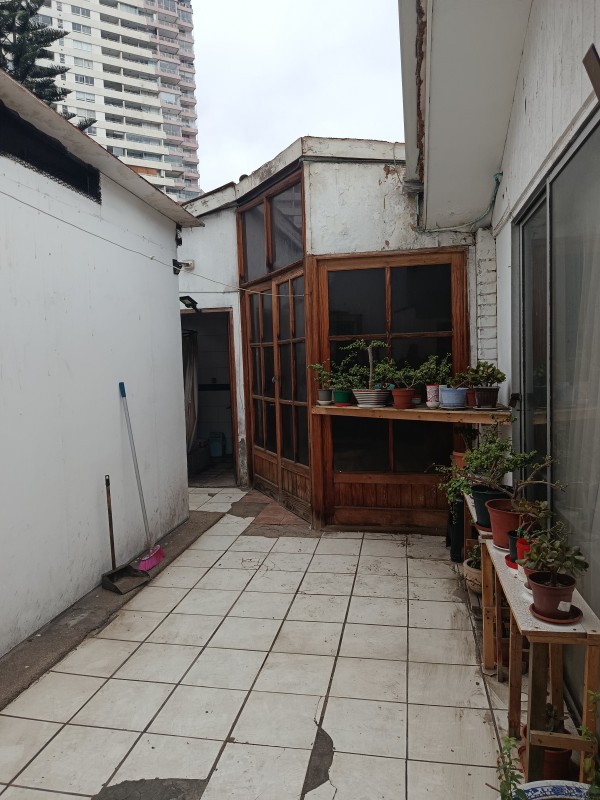 Inmueble Comercial en Av. Playa Brava | Ideal para Proyecto